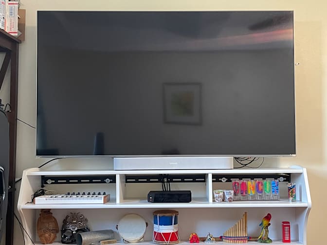 Luis's room