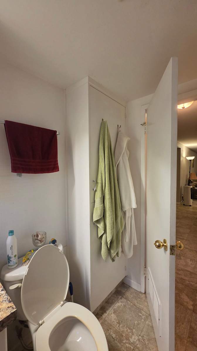 Mercedes's room