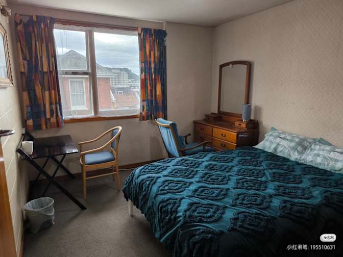 Hu's room
