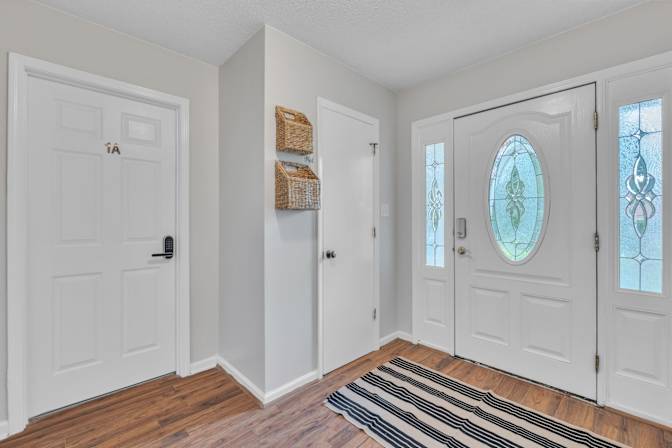 lifedoorrentals's room