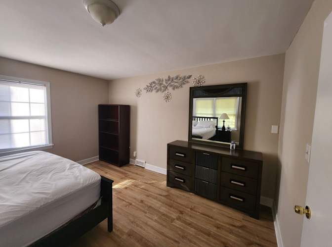 Alcove Rooms's room