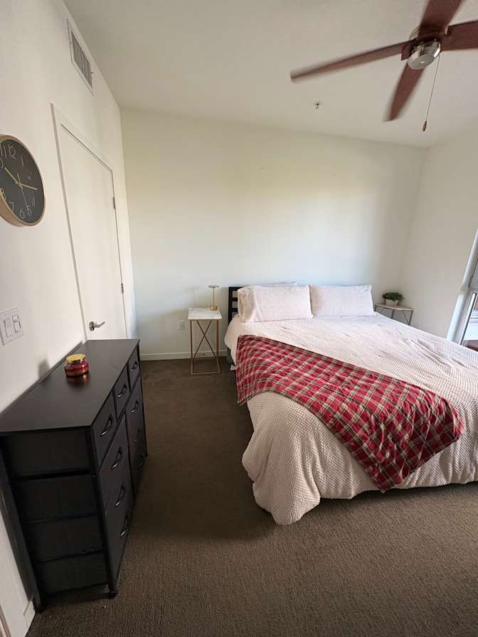 Dondre's room