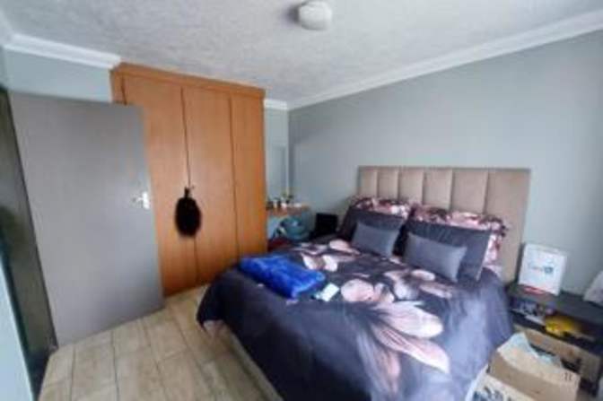 Nontobeko's room