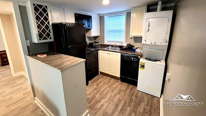 GBU Holdings Group's room