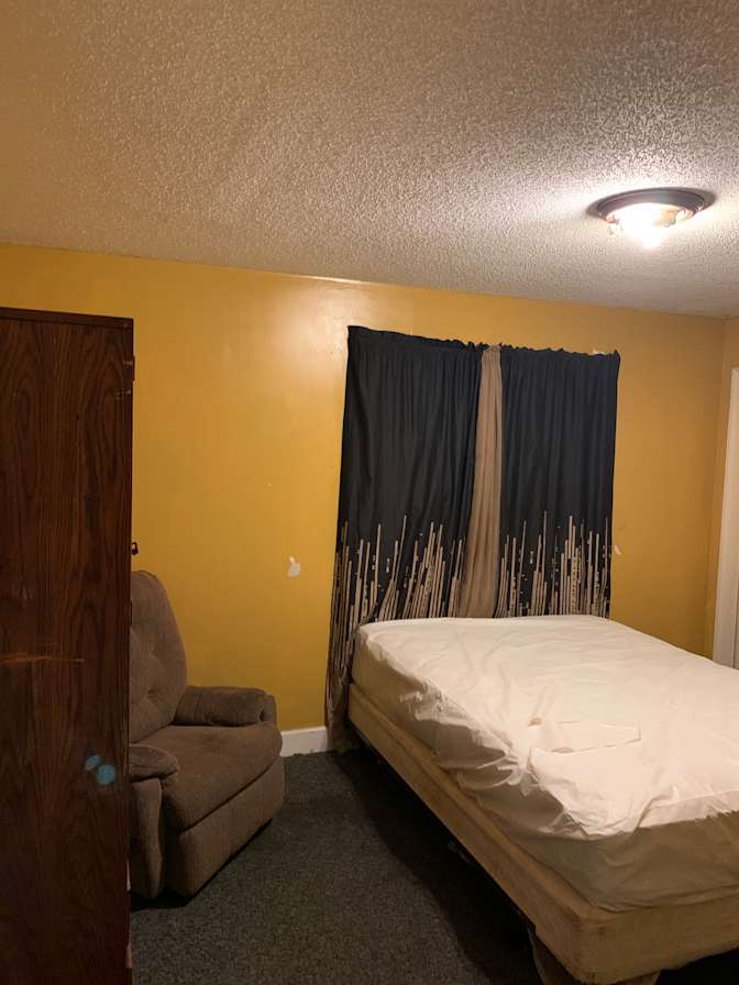 DEVARS WOODS's room