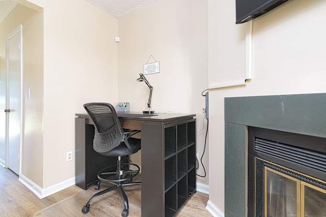 Alcove Rooms's room