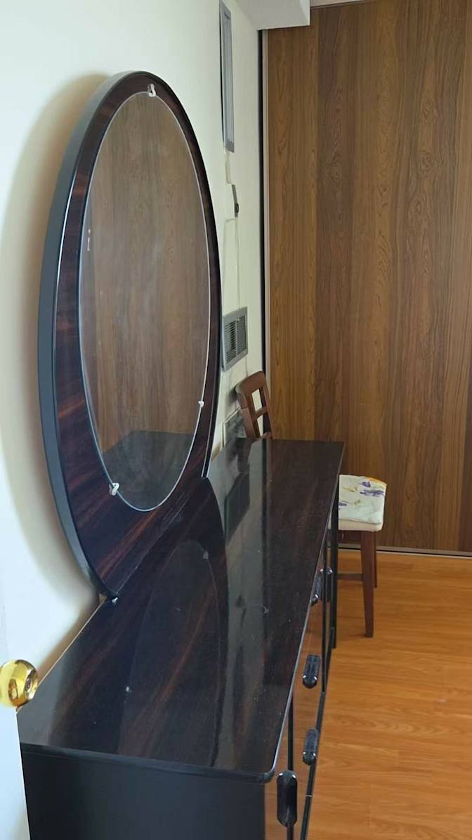 Tien Li's room