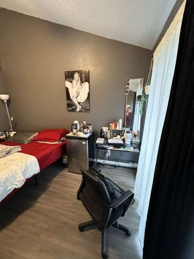 Jasmeen's room