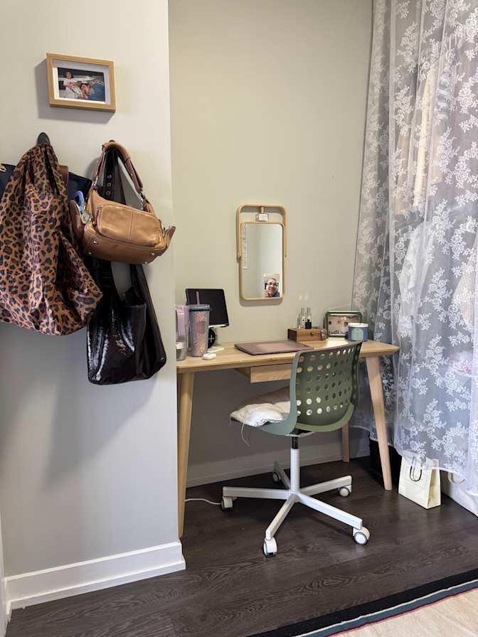 Parnian Akhtari's room