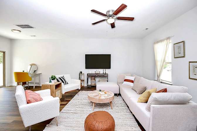 Alcove Rooms's room