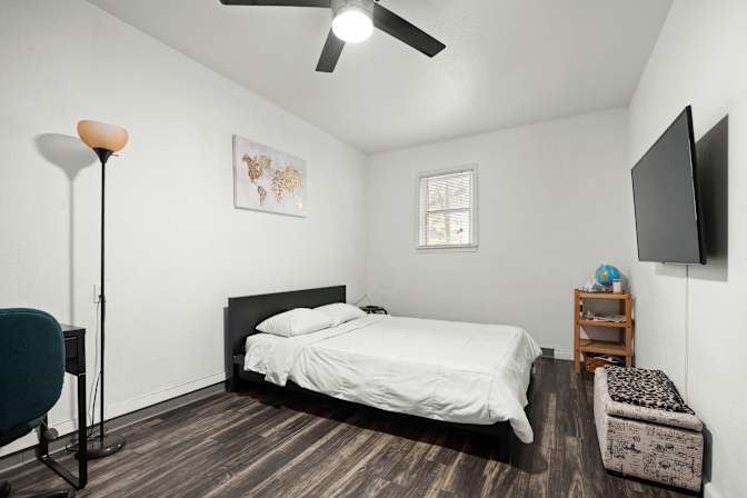 Elliott's room