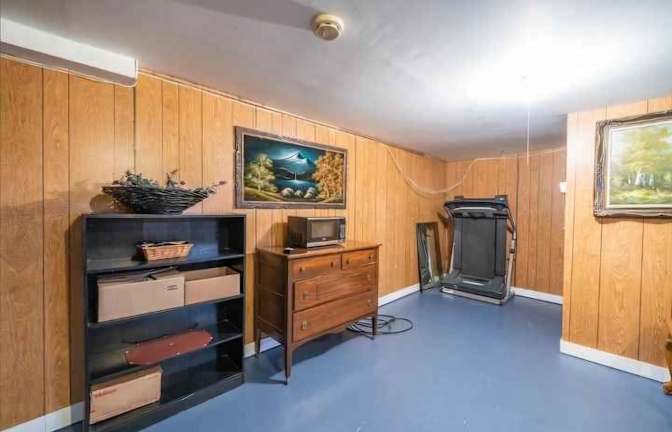 Maureen and Darlene's room