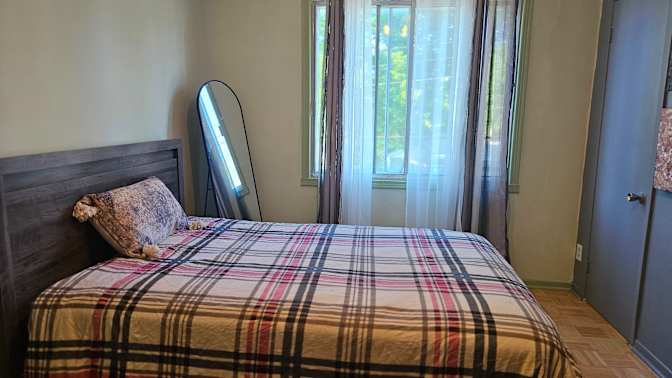 stacy-ann's room