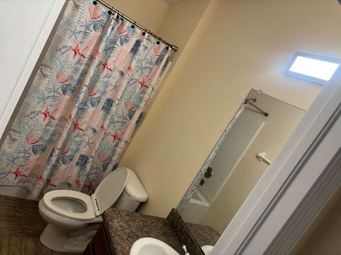 jovani acosta's room