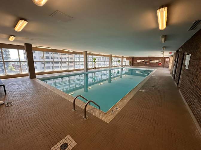 Housingfouryou's room