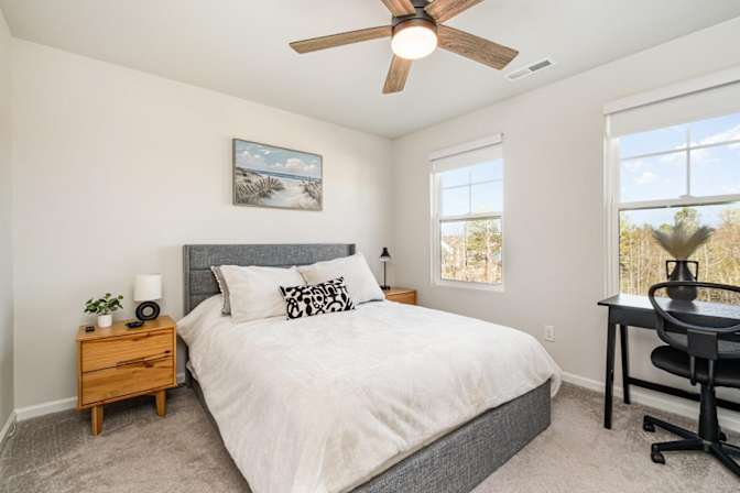 Alcove Rooms's room