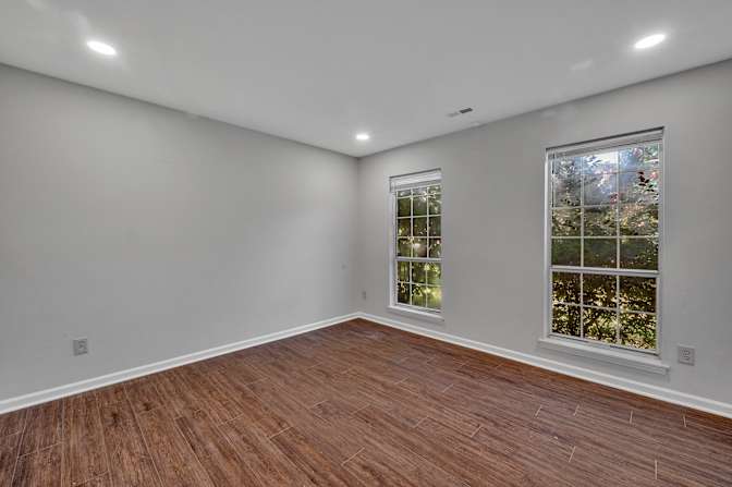 Dynamic Edge Property Solutions's room