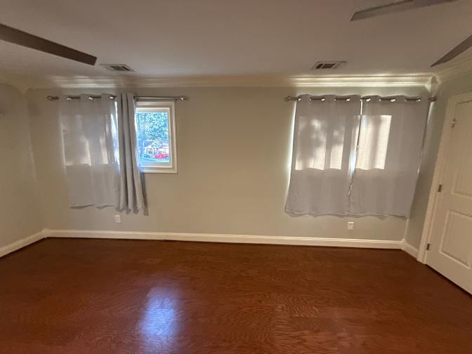 Alcove Rooms's room