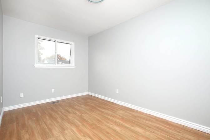 Tolobi Rental's room