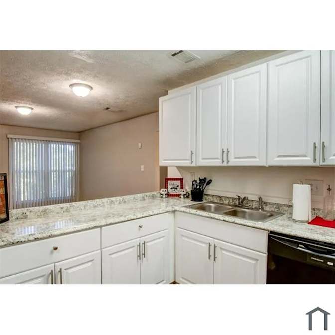 Alcove Rooms's room