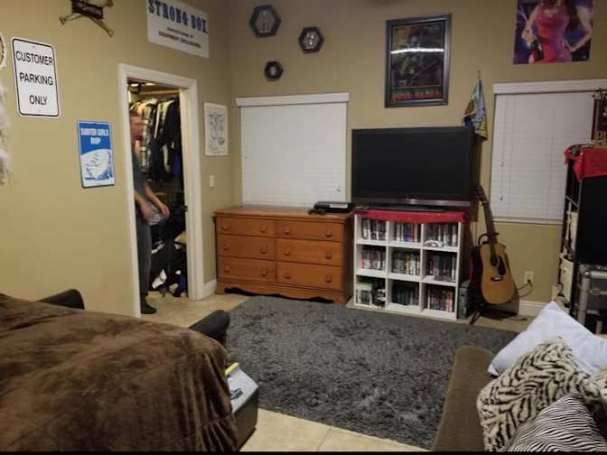 Darin's room