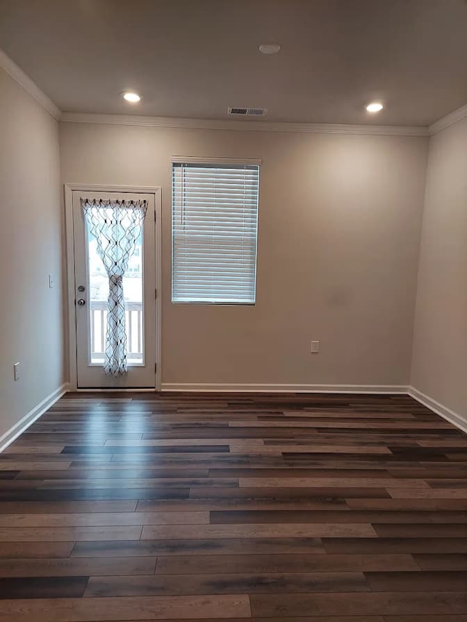 Alcove Rooms's room