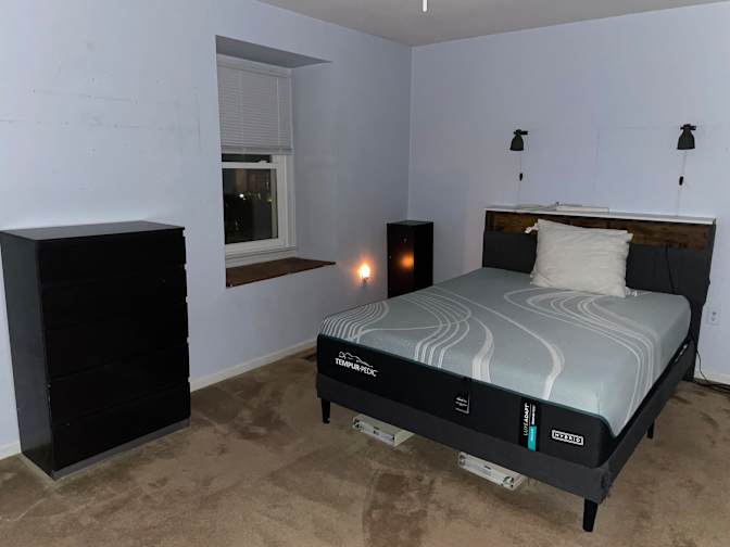 Sinai's room