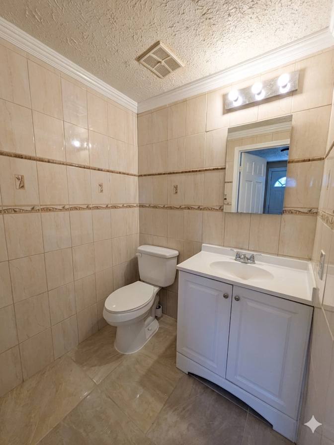 Nice Home's room