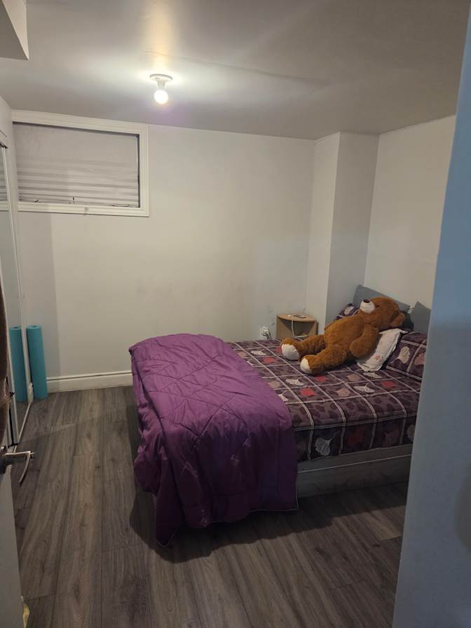 Amandeep Jakhu's room