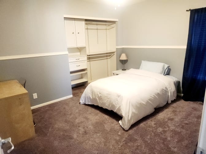 Viviene Kim's room
