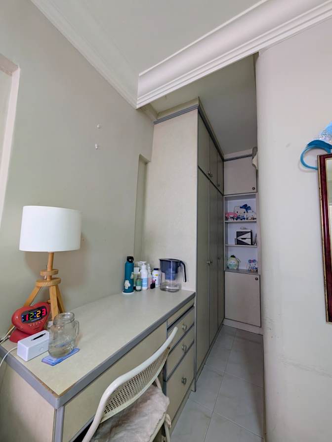 Yi Sian Lim's room