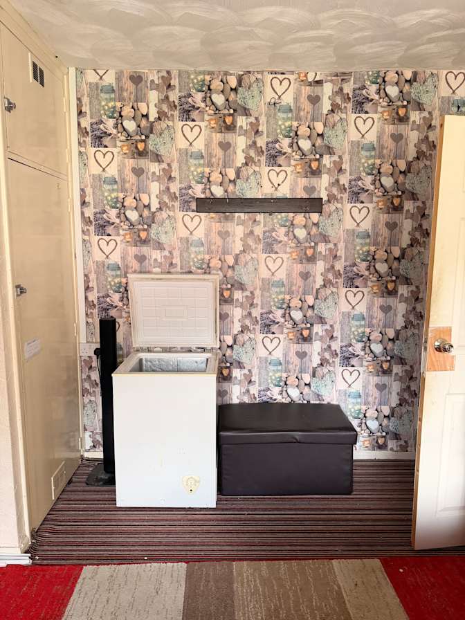 GARETH's room