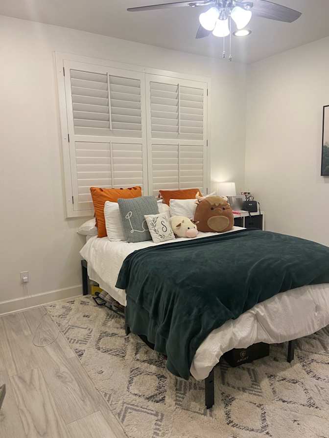 niloufar's room