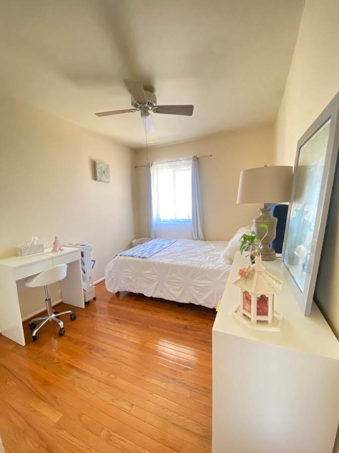Lina's room