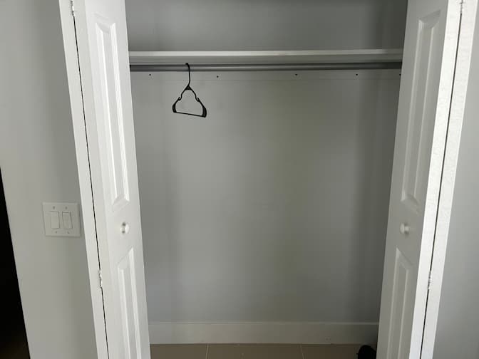 Luis's room
