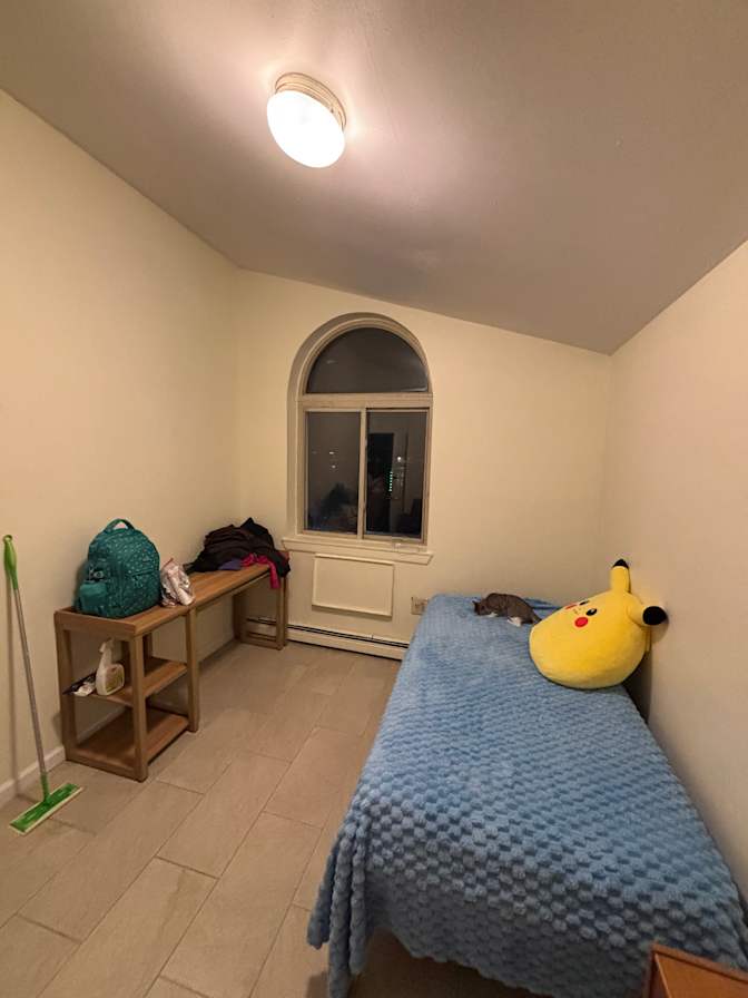 Klo M's room
