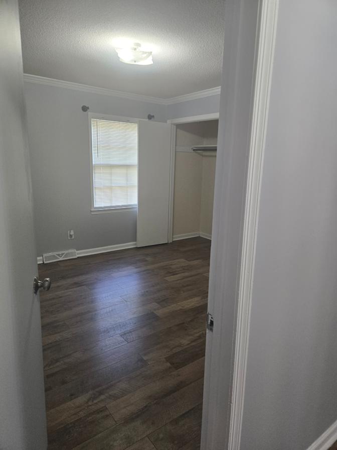 Alcove Rooms's room