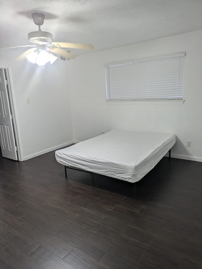 Autif's room