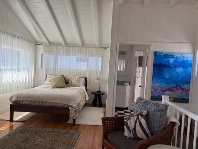 Edgar A. Macías's room