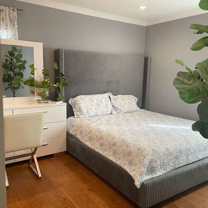 Jo's room