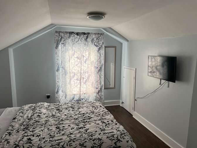 Alcove Rooms's room