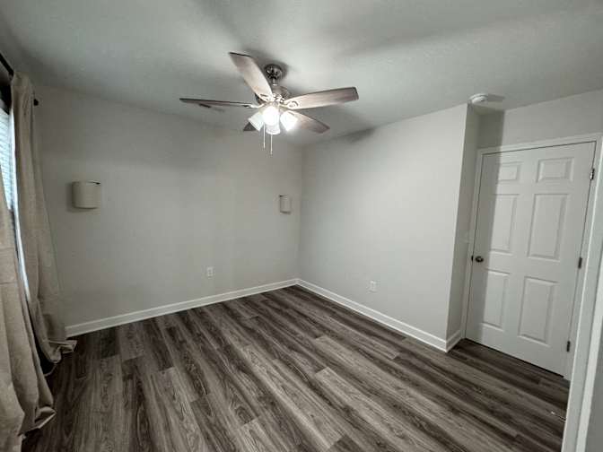 Alcove Rooms's room