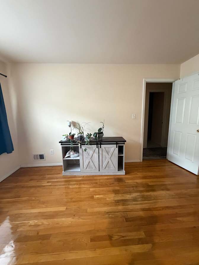 Leslie Lopez's room