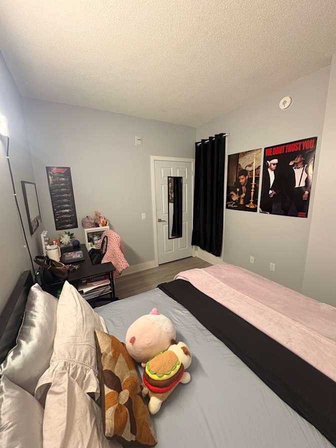 Jas's room