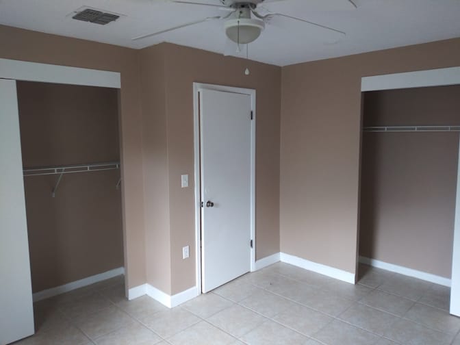 One room available (Utilities included)'s room