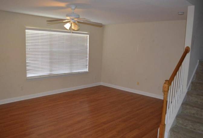 Alcove Rooms's room
