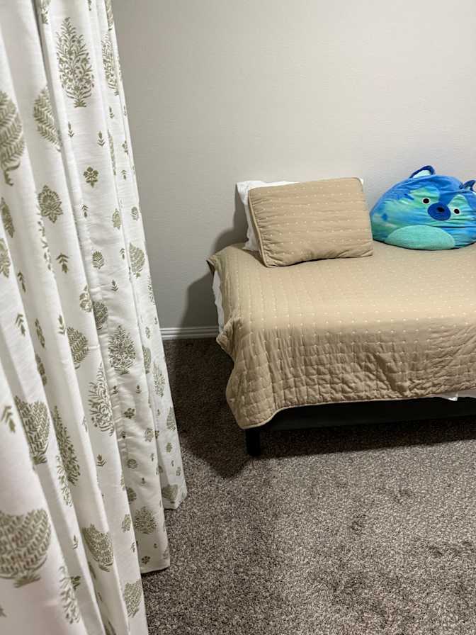 Elle's room
