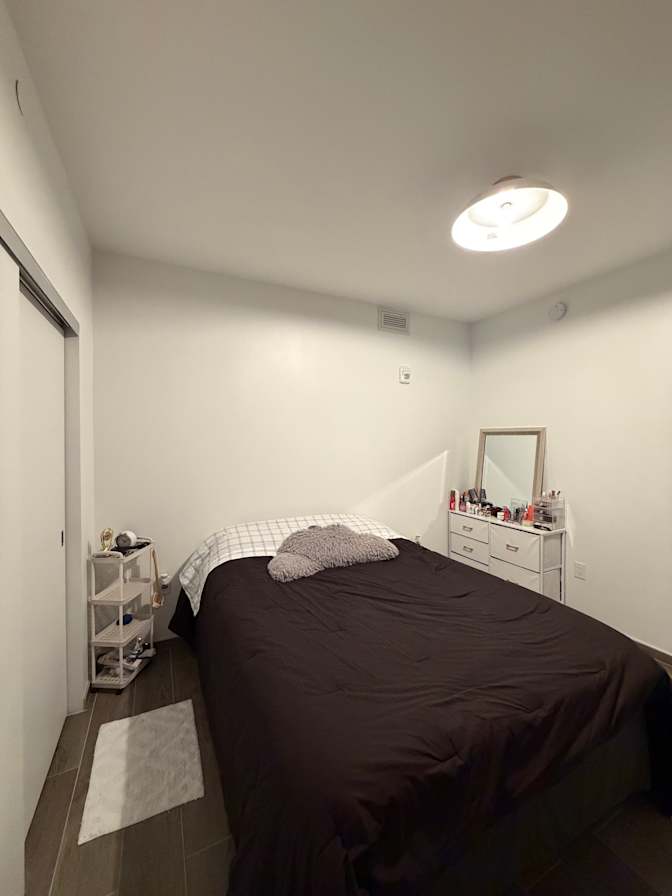 Paras's room