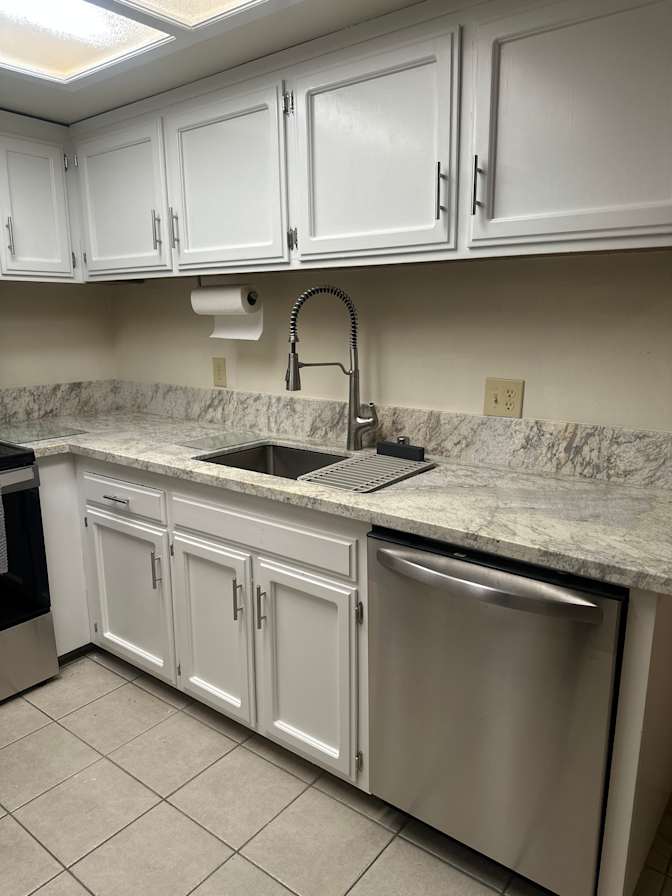 Fresno-Clovis Condo's room