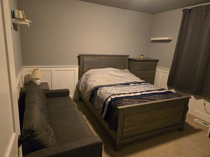 Tom's room